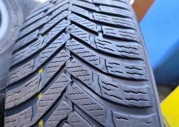 5 opon całorocznych Nokian Weatherproof 205/65/15 94H