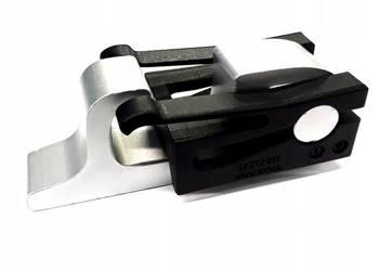 VOLVO V70 XC70 uchwyt mocowanie siatki bagaznik OE