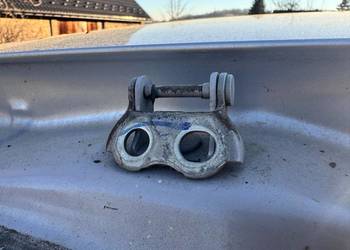 Zawiasy klapy bagażnika komplet prawy lewy Yaris III 2011-2020