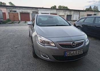 Opel Astra 1.4 Turbo 140 KM, 2011r.