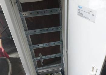 Rozdzielnia p/t skrzynka elektryczna 48p Hager