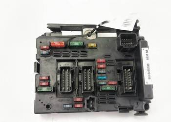 SKRZYNKA BEZPIECZNIKÓW PEUGEOT 307 9646405380