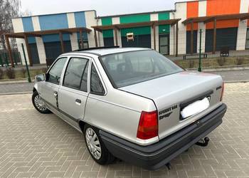 Opel Kadett 1.4i KAT Beauty 1990r. Sedan