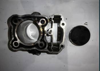 cylinder z tłokiem Honda NTV 700 NT700V RC52E