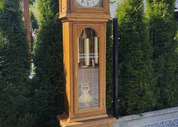 Zegar stojący w skrzyni dębowej