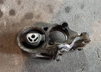 Łapa MocowaniePodpora Półosi Prawa Peugeot 206 207 98-12 Citroen C3 1.4 HDI