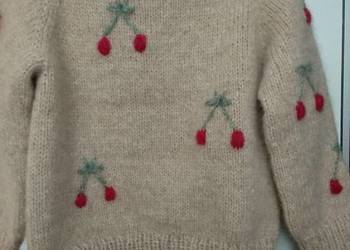 Sweterek dziecko z wisienkami alpaka