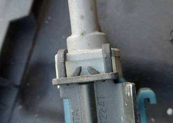 Zawur ciśnienia powietrza toyota yaris 01-05r  90910-12247