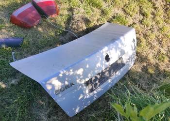 Klapa bagażnika bora