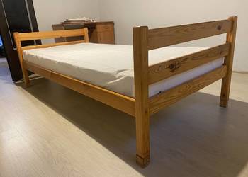 Sprzedam łóżko drewniane  sosna