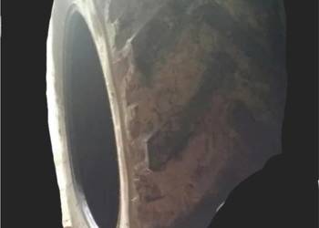 Opona z ciągnika Ursus c380 uszkodzona