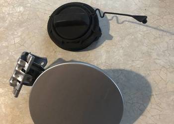 Klapa wlewu paliwa i inne części  do Toyota yaris III