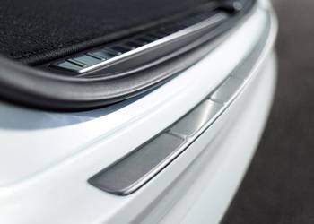 VOLVO XC90 II listwa nierdzewna ochronna zderzak tyl