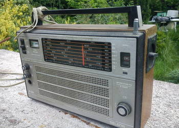 Stare radio Selena z PRL sprawne