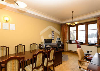 Duże ieszkanie w kamienicy w ścisłym centrum