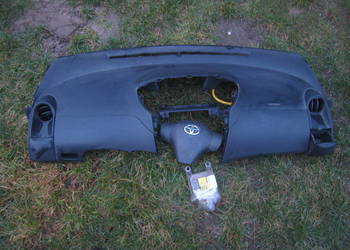 Deska rozdzielcza konsola kokpit poduszki Toyota Yaris II 06-