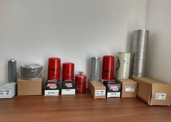 Sprzedam zestaw filtrów do maszyn budowlanych.