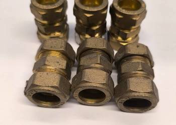 Złączka skręcana prosta mufa do miedzi 18X18