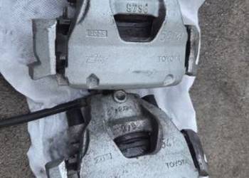 Zaciski hamulcowe Toyota YarisIV,Aygo, Yaris Cross przód Lewy,prawy