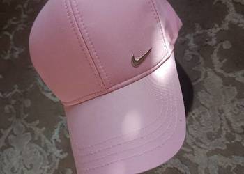 Czapka z daszkiem, bejsbolówka Nike Woman - regulacja na rzep