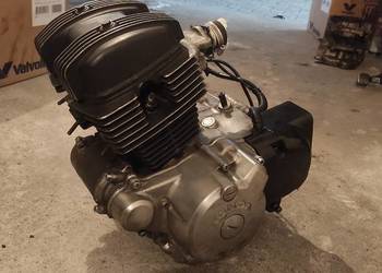 Honda CA 125 Rebel silnik