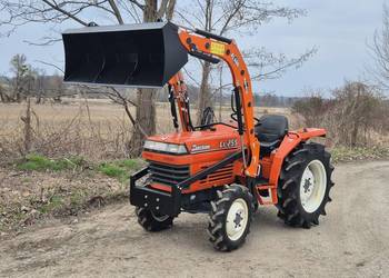 Traktorek KUBOTA L1-255D 25KM 4×4 Wspomaganie Kierownicy, Ładowacz FL-300