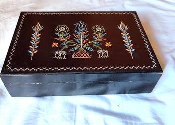 szkatułka pudełko drewniane rzeźbione folk
