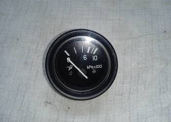Zegar Wskaźnik ciśnienia oleju lub powietrza z czasów PRL-u Zetor 5211-7211