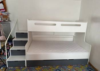 Łóżko piętrowe z szufladami i taśmą led