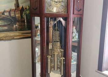 Zegar stojący w skrzyni dębowej witryna szklana