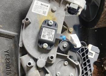 Mechanizm dociąg klapy a2128203642 Mercedes w204