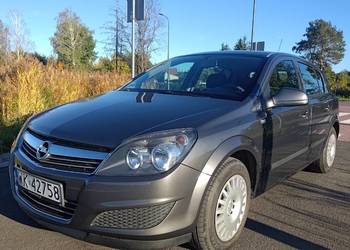 Opel Astra H 1.6 • Bezwypadkowa • Bez wkładu • Salon PL • 2 komplety opon