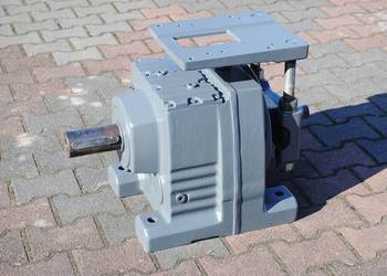 Przekładnia-reduktor. Przełożenie 1 : 92,7 SEW-Eurodrive