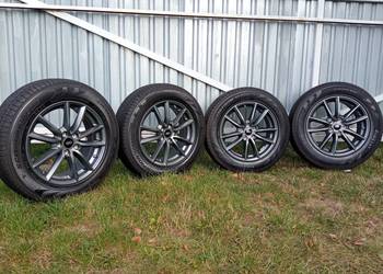 Koła Land Range Rover 19cali opony wielosezonowe Pirelli 235/65R19