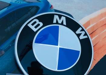 Znaczek Logo Emblemat na maskę do BMW E60 E61 82mm