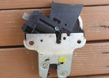 4F5 827 505D zamek klapy bagażnika  audi vw