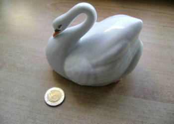 Starocie z PRL - PTAKI z porcelany = Łabędź sygnowany do rozpoznania