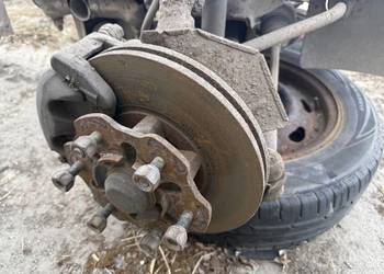 Piasta zwrotnica prawa Mazda E2200 e2200