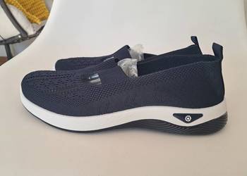 nowe granatowe buty z siatki rozmiar 41, długość wkładki 25 cm, brak metki