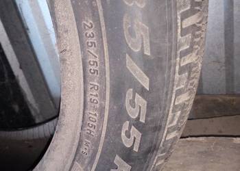 Opony zimowe 4 sztuki  235/55/19