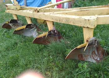 Pług zagonowy  5 - cio skibowy szerokość   rob. 1,8 m.
