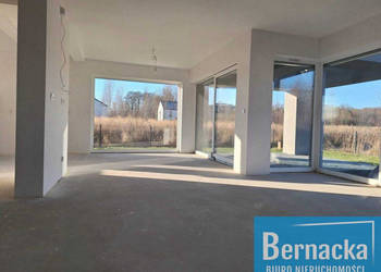 Nowoczesny dom wolnostojący, duża działka