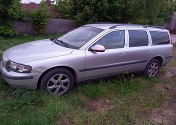 Volvo v70. 2,4 benzyna turbo napęd na cztery koła cały na części