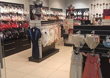 MEBLE + KOMPLETNE WYPOSAŻENIE Z LIKWIDACJI SKLEPU SPRZEDAM.