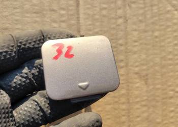 BMW E39  ZAŚLEPKA HAKA ZDERZAK PRZÓD 81593531 // 32 BMW E39  ZAŚLEPKA HAKA ZDERZAK PRZÓD 81593531 // 32