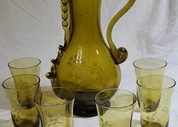 Dzban ze szklaneczkami ze szkła kolorowego PRL