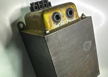 Transformator izolacyjny firmy RS o mocy 1000 VA.