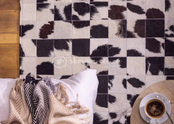 Skóra bydlęca dywan patchwork skórzany 120x180 cm biało czarna