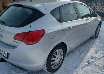Opel Astra J 2010 B+GAZ Klima, Hak - Zadbany