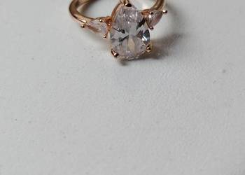 Pierścionek z cyrkonią stal chirurgiczna